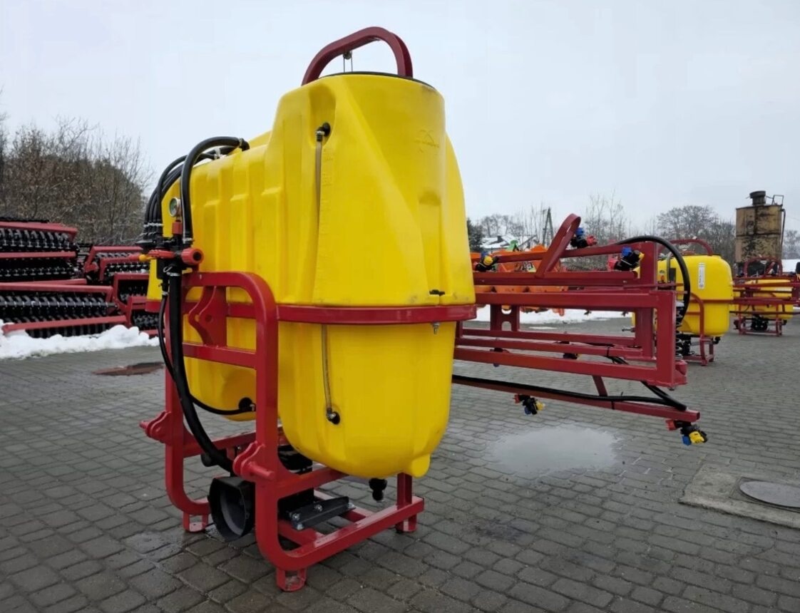 Postřikovač na traktor Strumyk - 2