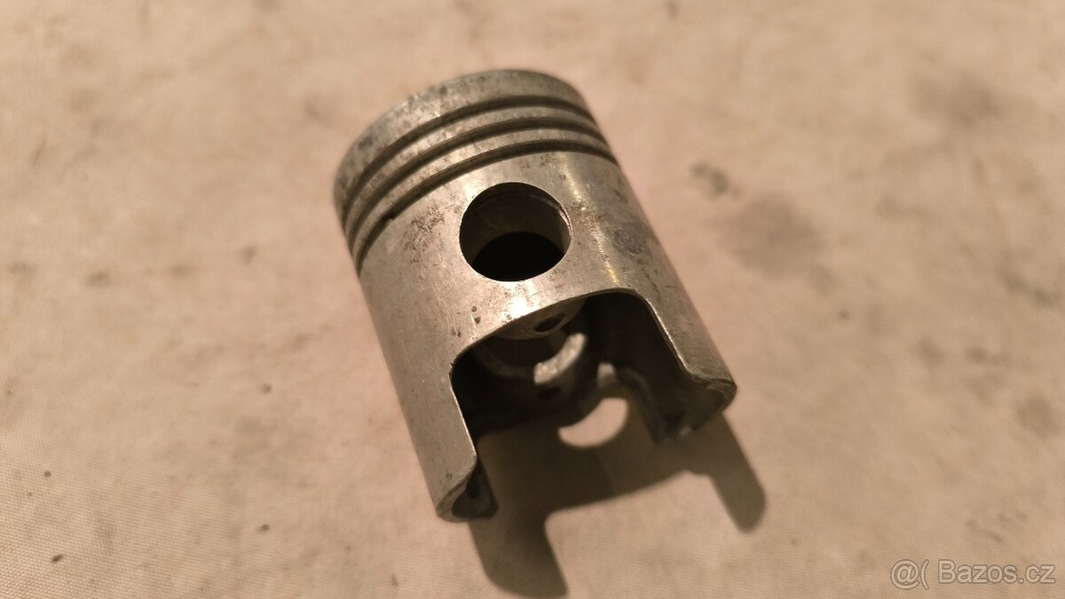 Písty různé, píst.závodní pionýr jednokroužek - 2