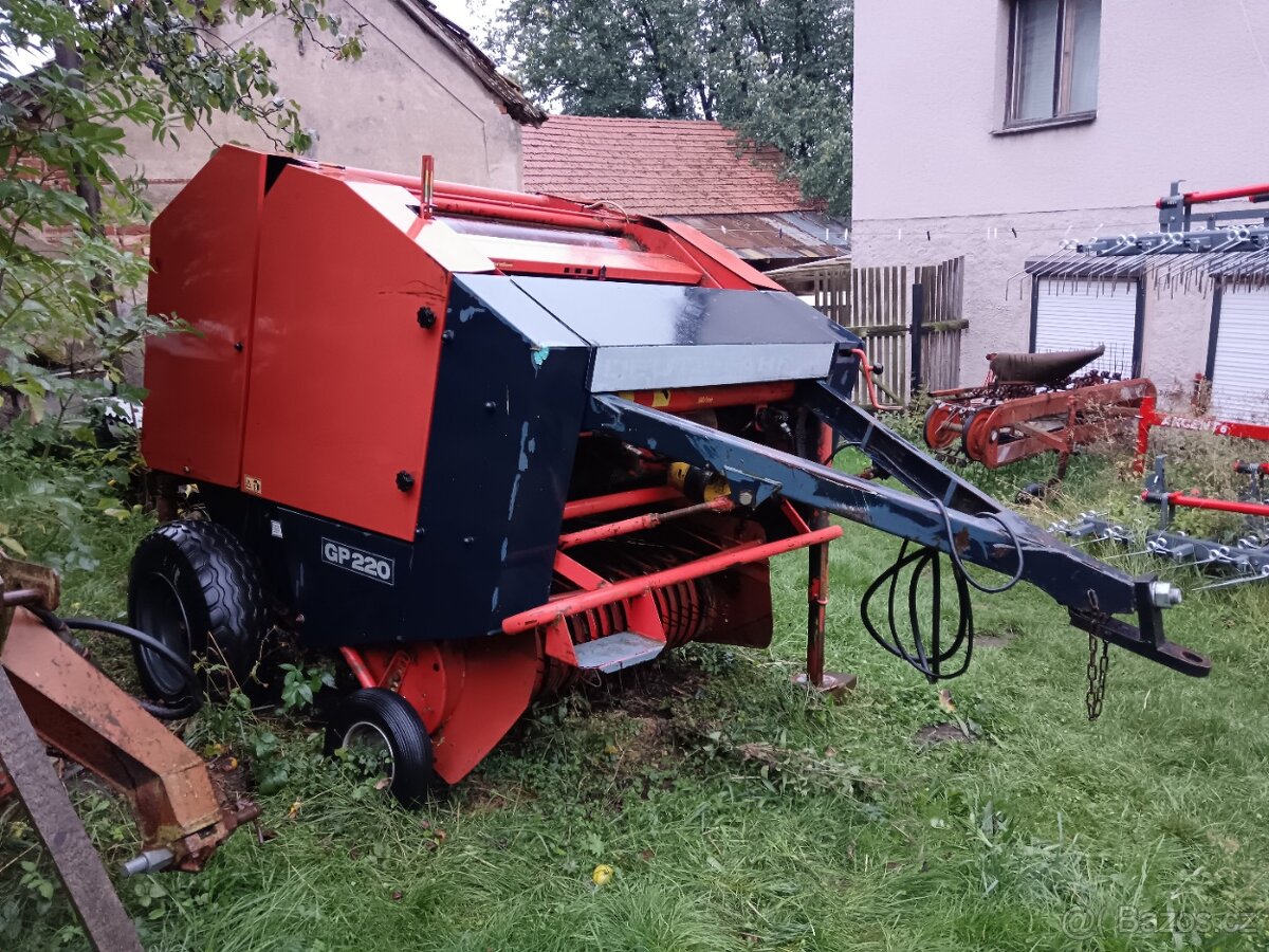 Prodám lis na kulaté balíky - 2