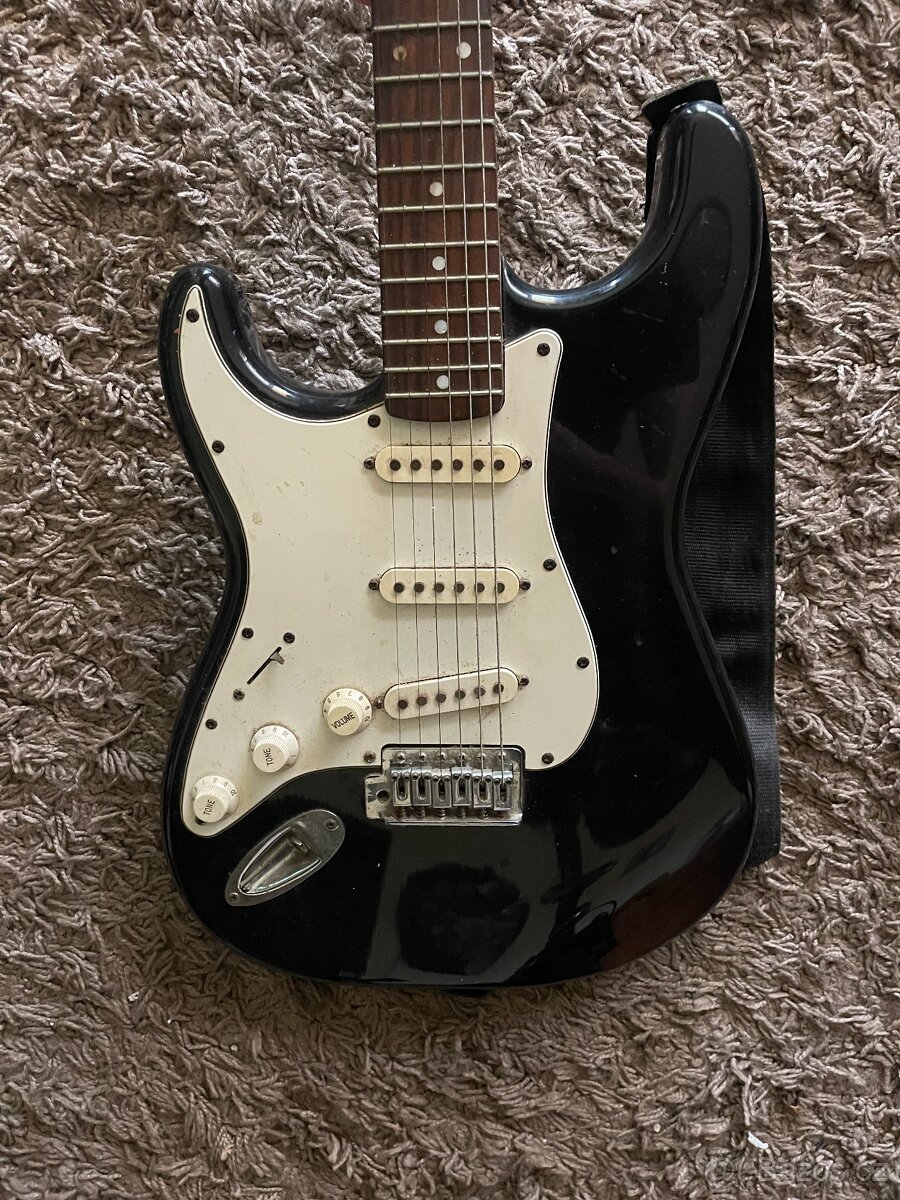 Elektrická kytara Stagg + Kombo KUSTOM - 2