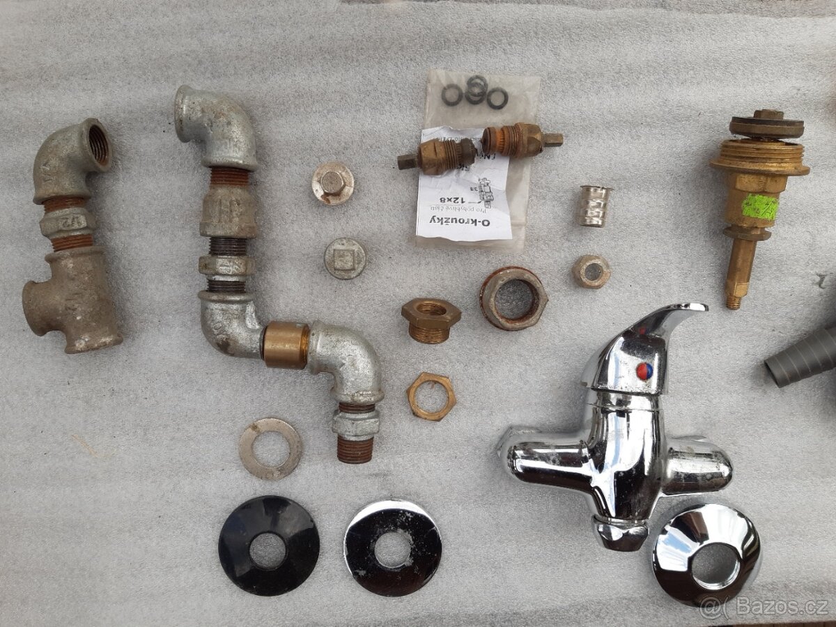 Šroubení vodovodní fitinky - 2