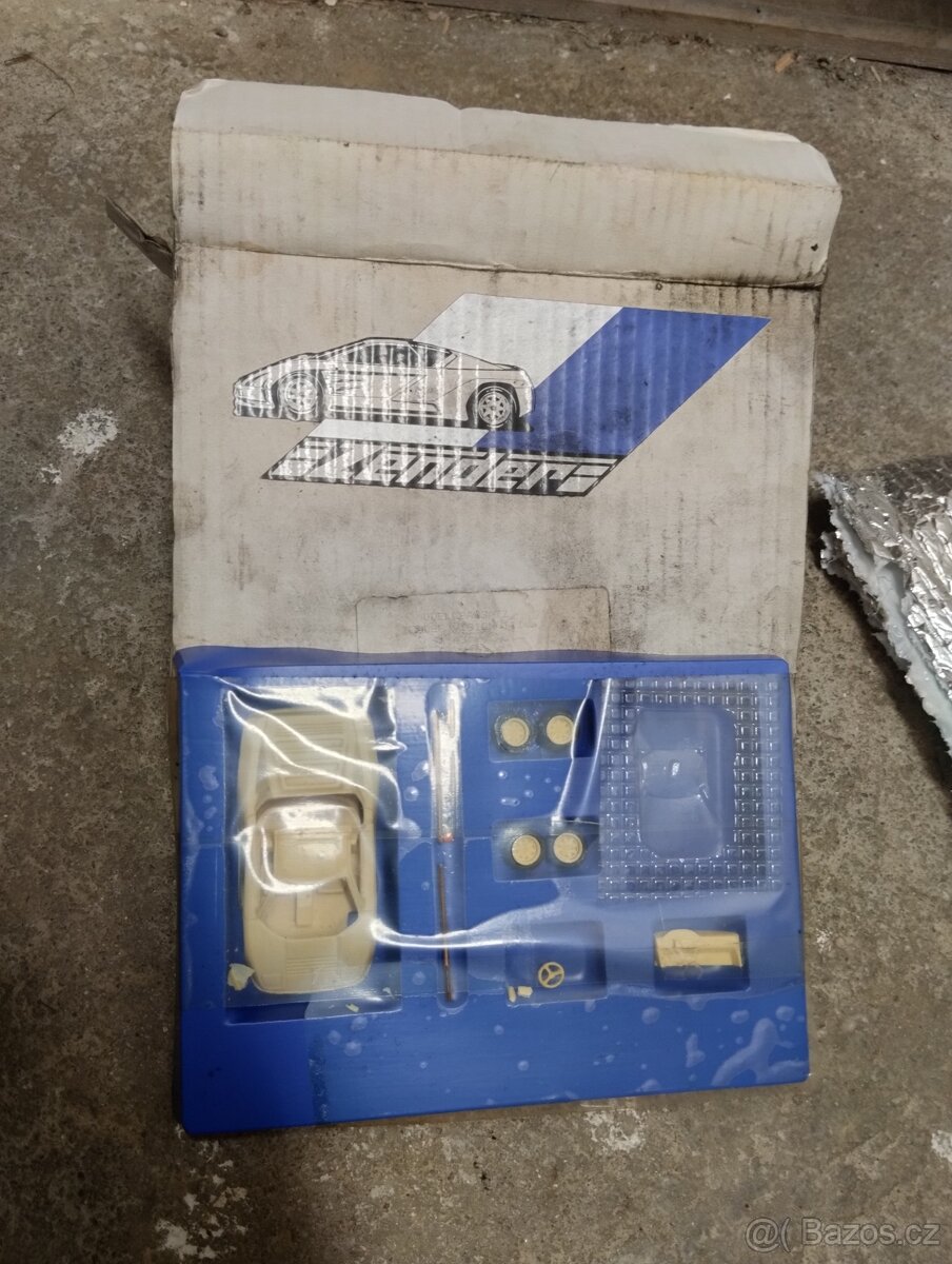 Zender model auta - 2