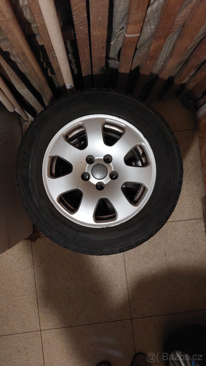 Originální Audi disky 7Jx15 H2 ET39 s pneumatikami Bridgesto - 2