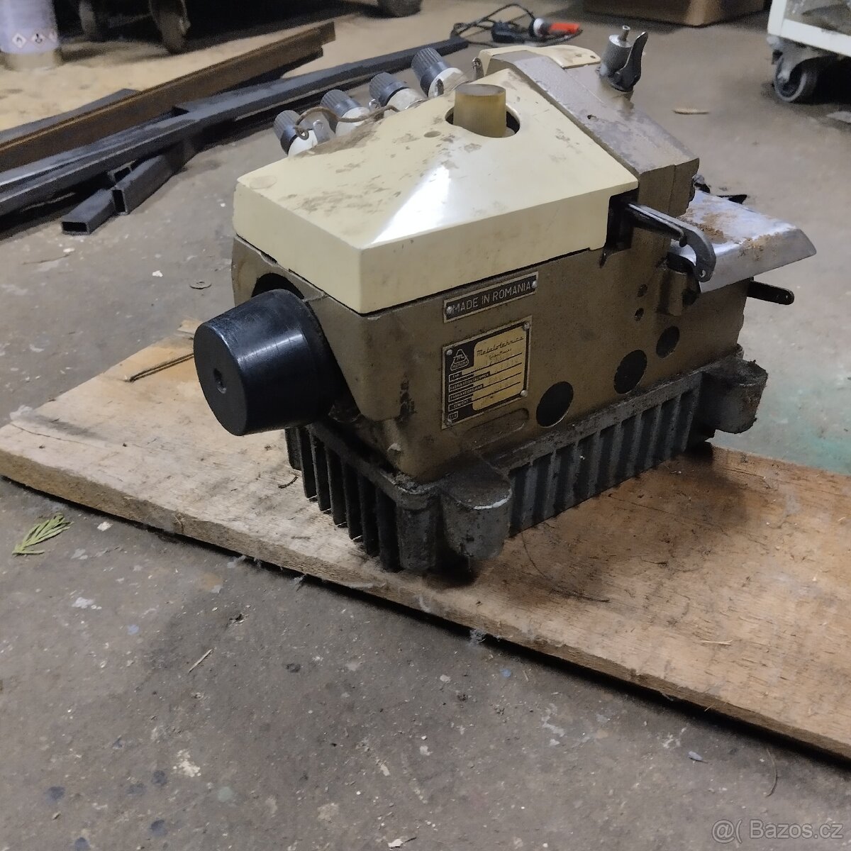 Prodám šicí stroj - 2