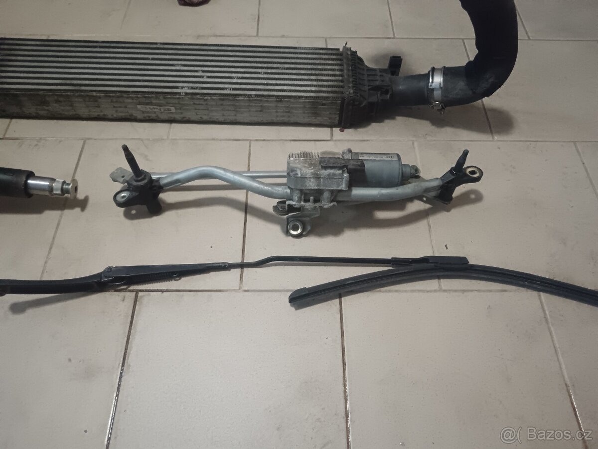 Audi A4 b8 motorek stěračů, stěrače, ramena - 2