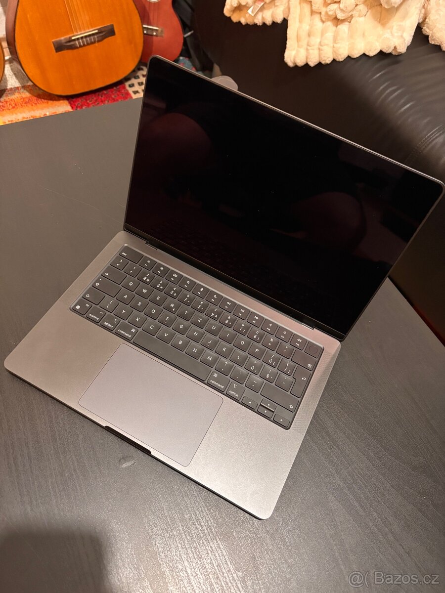 MacBook Pro M4 CZ 2024 Vesmírně černý - 2