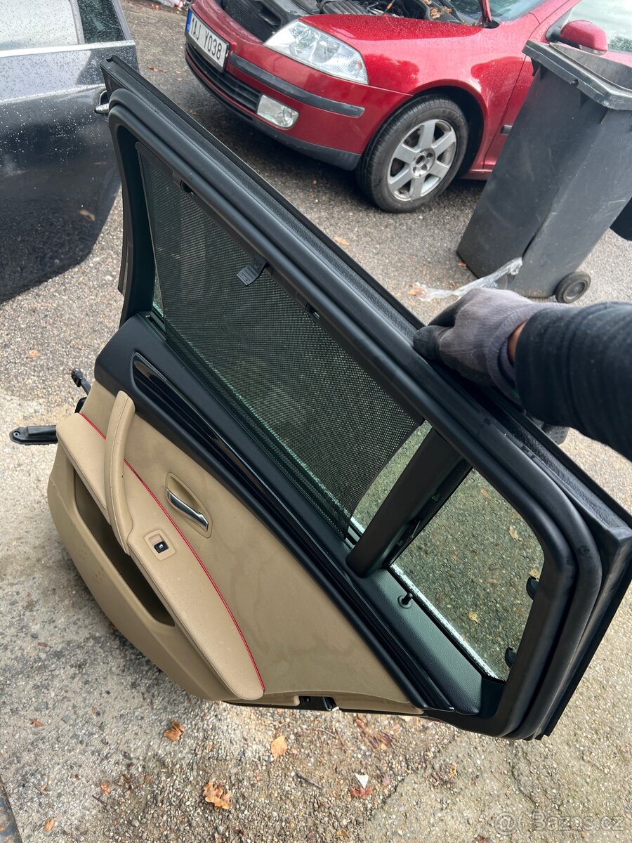 Právě zadní dveře e61 bmw - 2