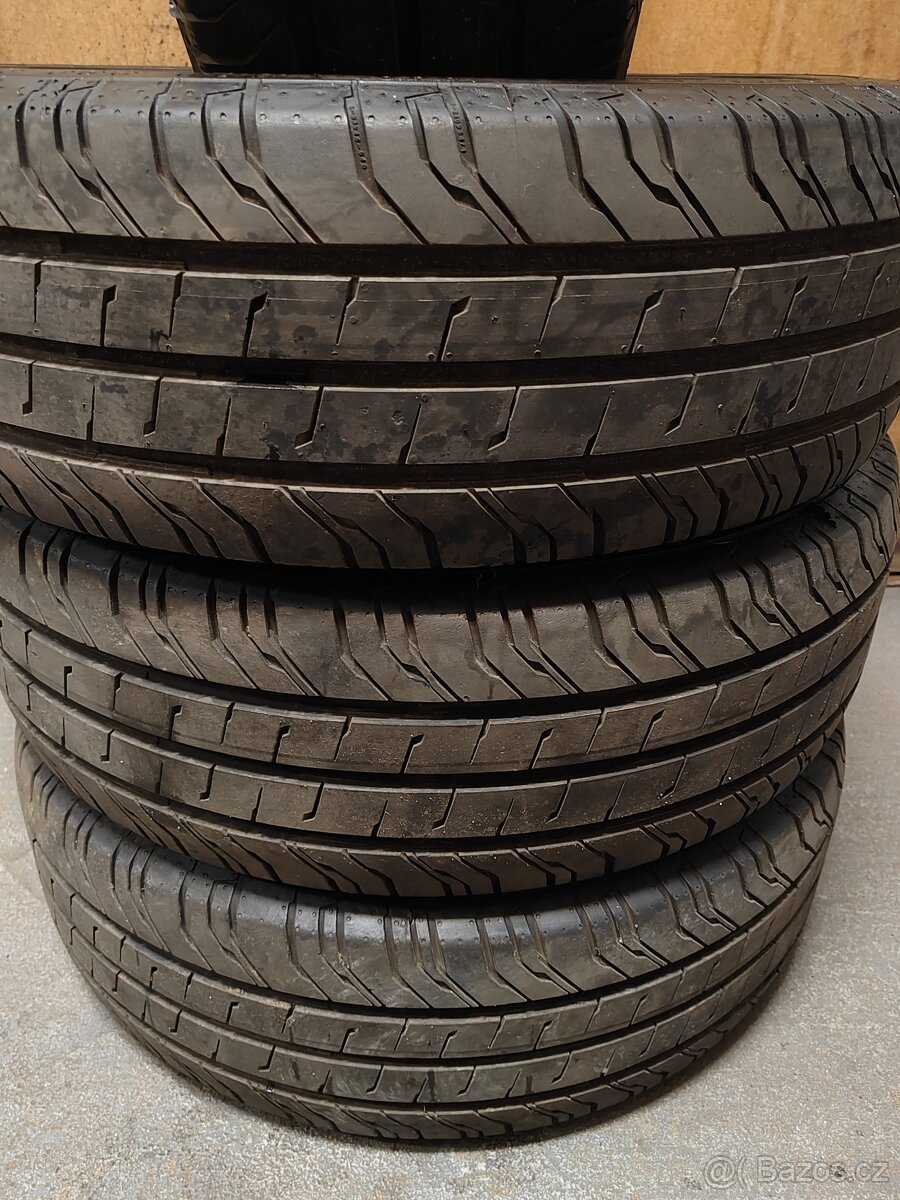 Continental 215/60r17C - 2