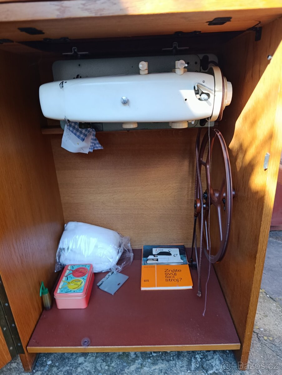 šicí stroj Veritas - 2