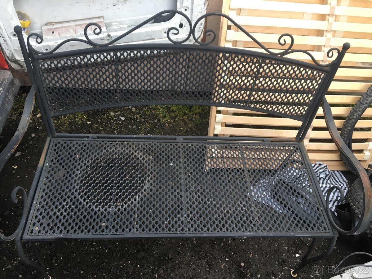 Zahradni lavicka - 2