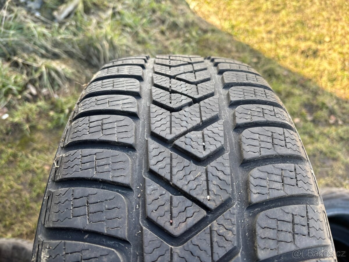 4ks zimní pneu Pirelli 225/50/17 - 2