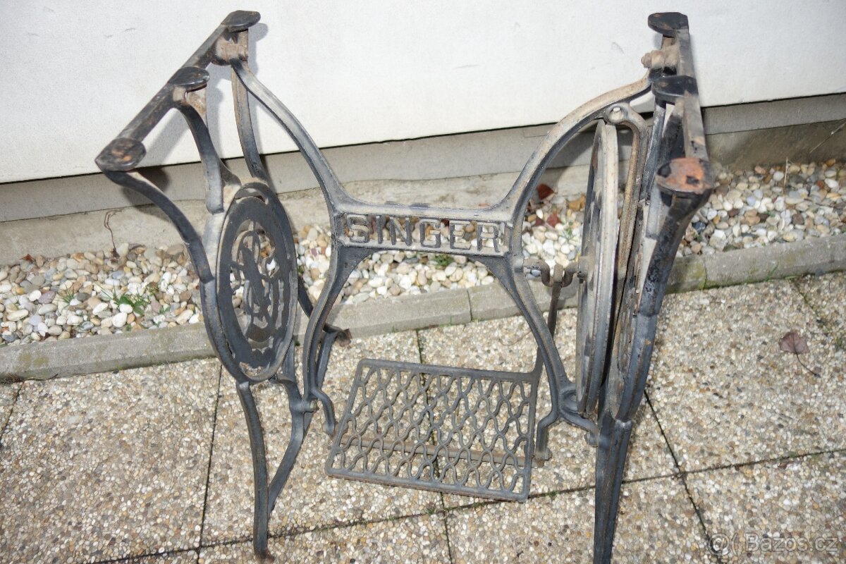 Nohy od siciho stoje SINGER, treba na stolek - 2