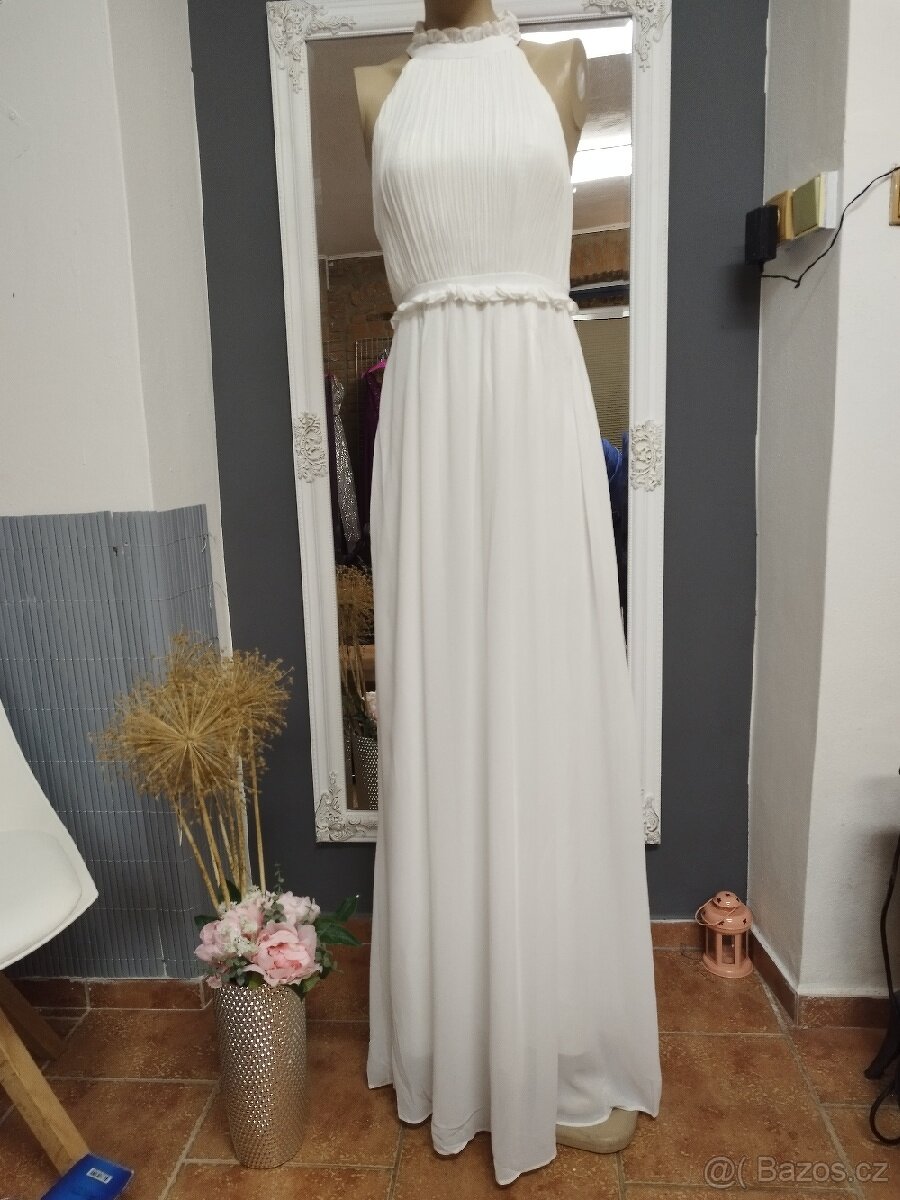 Dlouhé, bílé šaty vhodné i pro nevěstu jako půlnoční. - 2