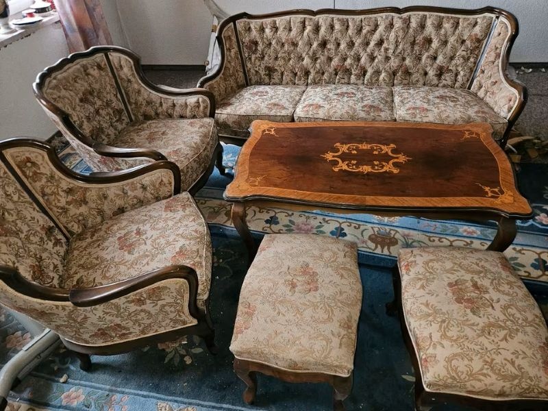 Sedací souprava v rokokovém stylu se stolkem - 2