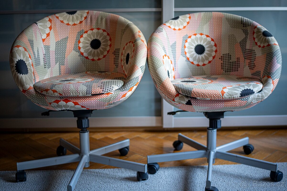 IKEA SKRUVSTA – otočná křesla na kolečkách (2 ks) - 2