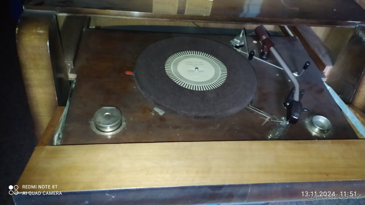 Starožitný gramofon - 2