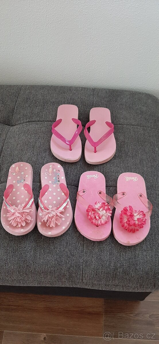 Dětské letní boty žabky vel.30/31/32, cena za vše - 2