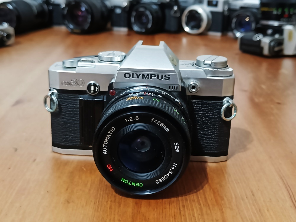 OLYMPUS OM-30 (Centon MC Automatic 2,8/28mm) - 1983 - 2