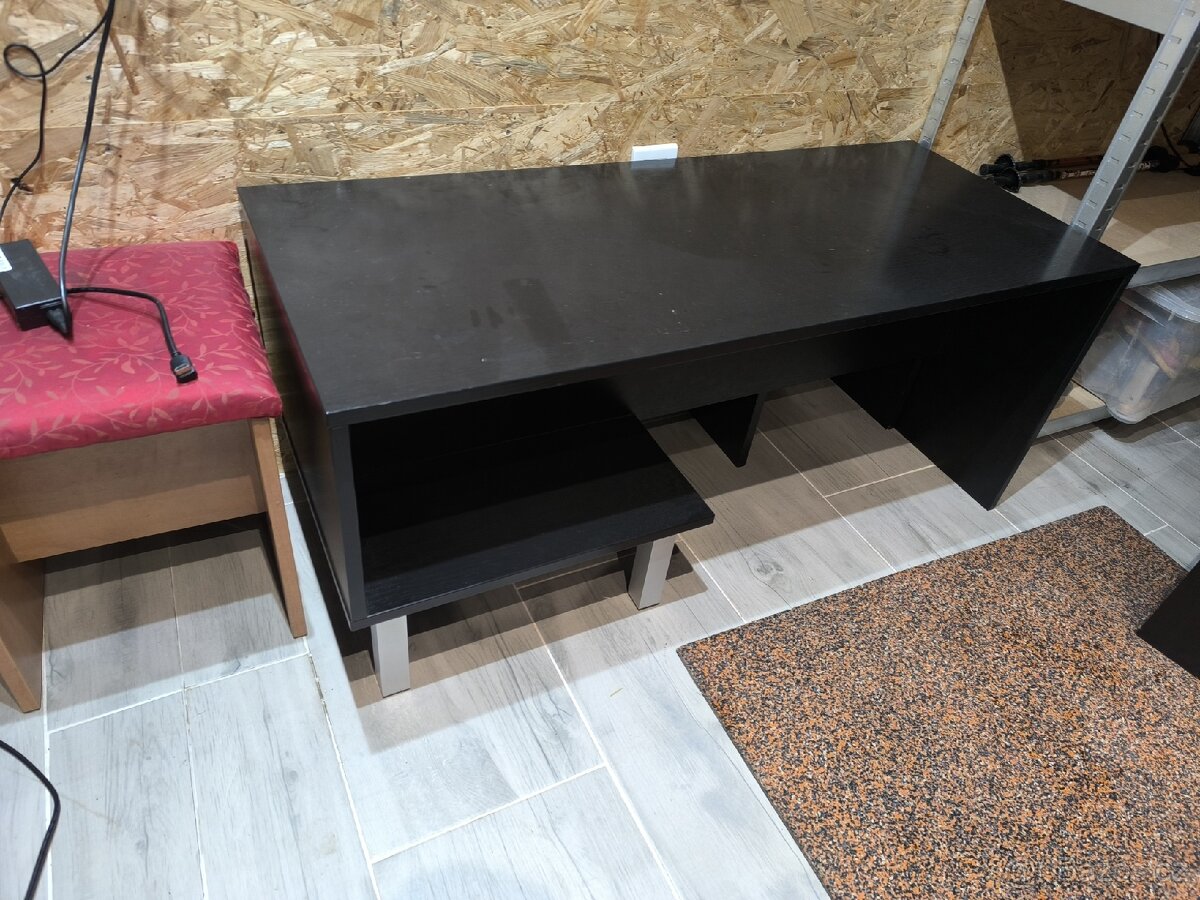 Konferenční stolek - 2