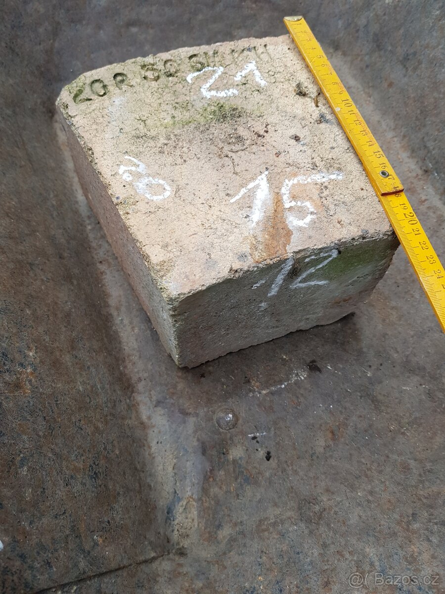 Šamotové tvarovky cihly, žulové bloky - 2