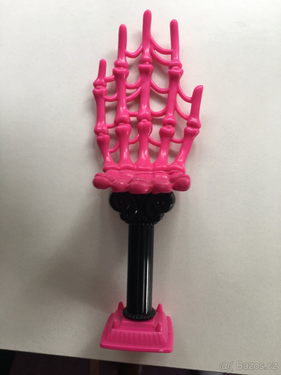 Dětský nábytek Monster High -Ateliér - 2