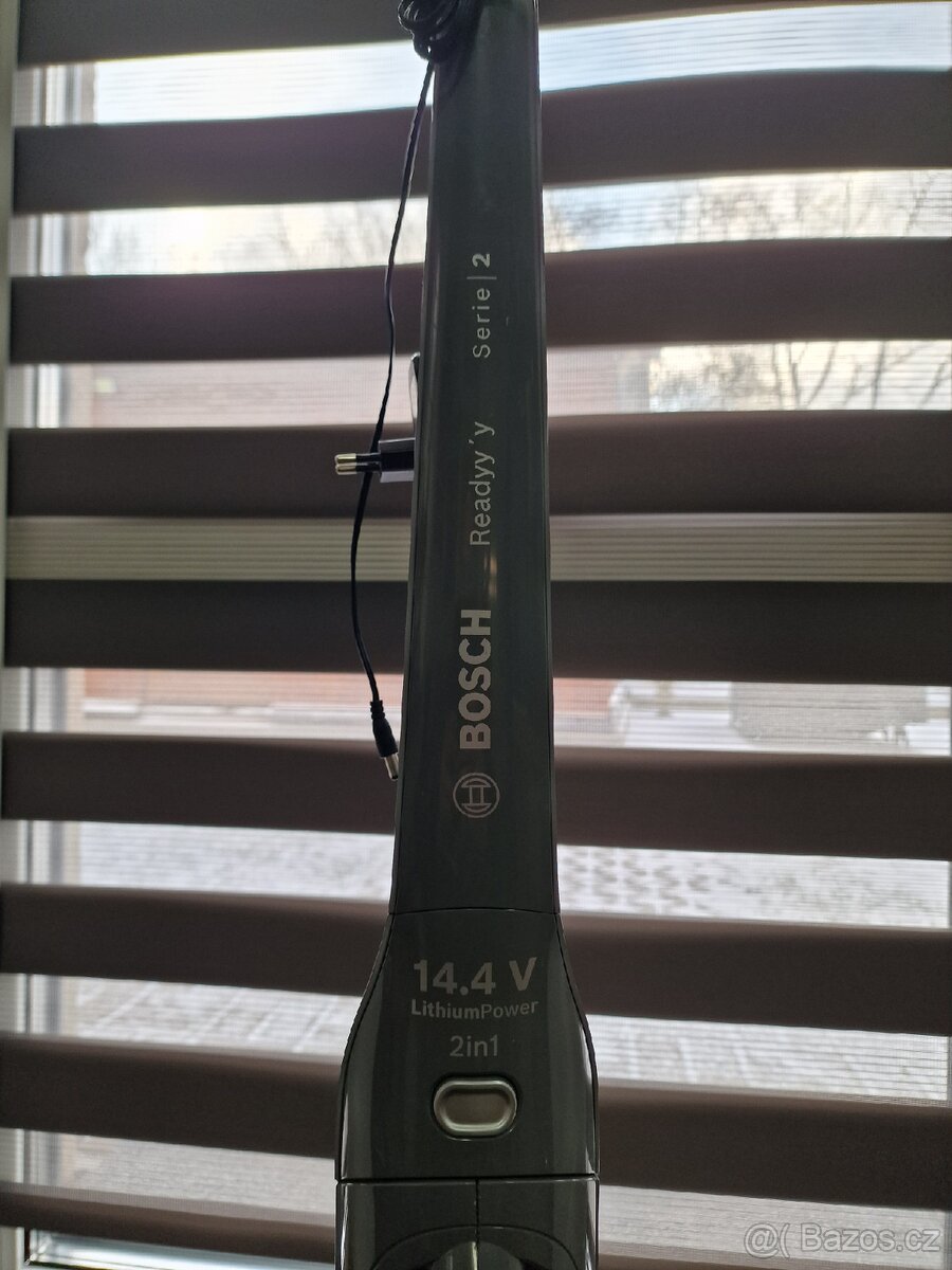 Tyčový aku vysavač BOSCH - 2