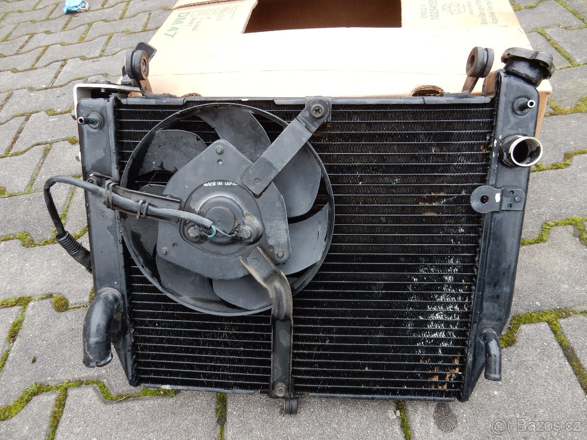 Yamaha r1 yzf chladič - 2