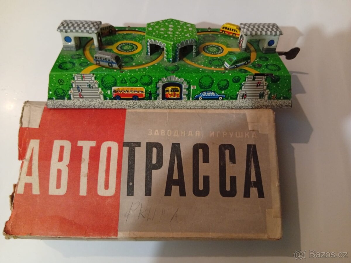 Plechová hračka - 2