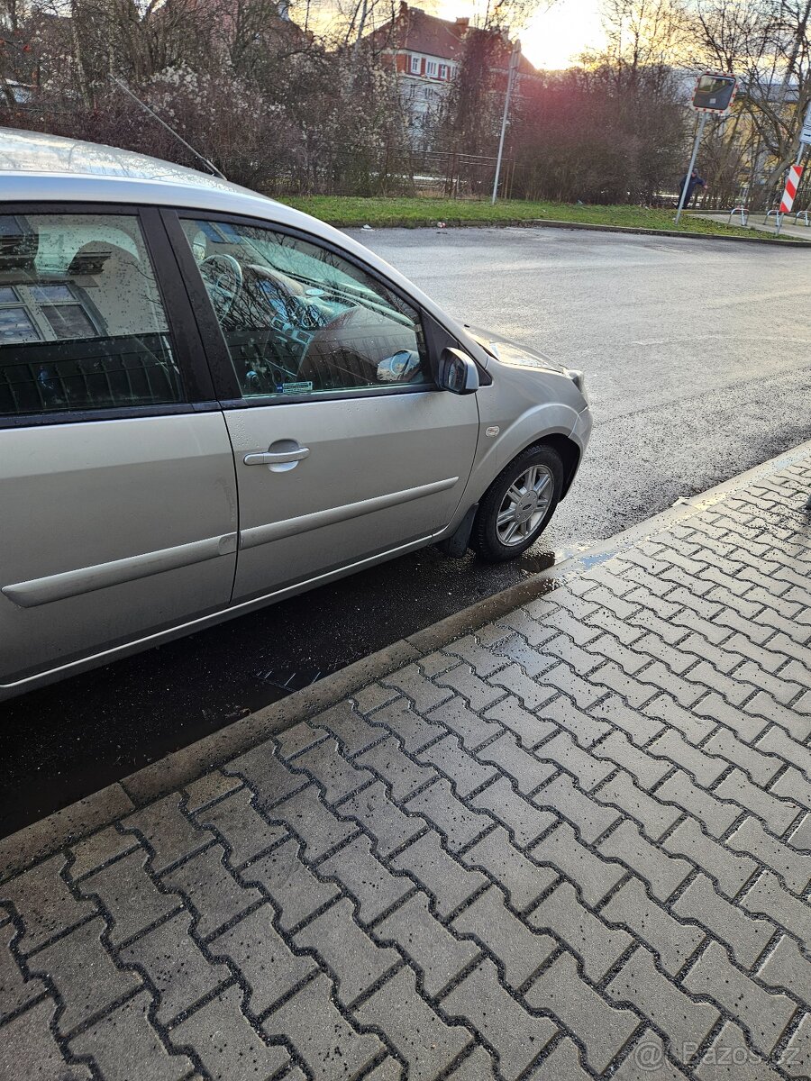 Ford Fiesta 1.4 59kw r.v.2006 - 2