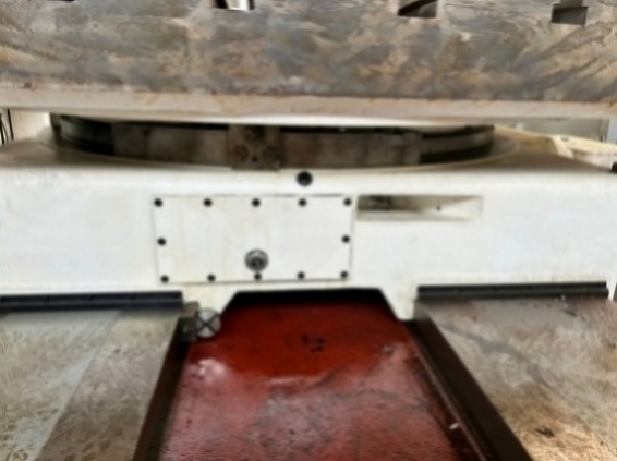 Obráběcí stroj E20 a jeho otočný stůl po GO - 2