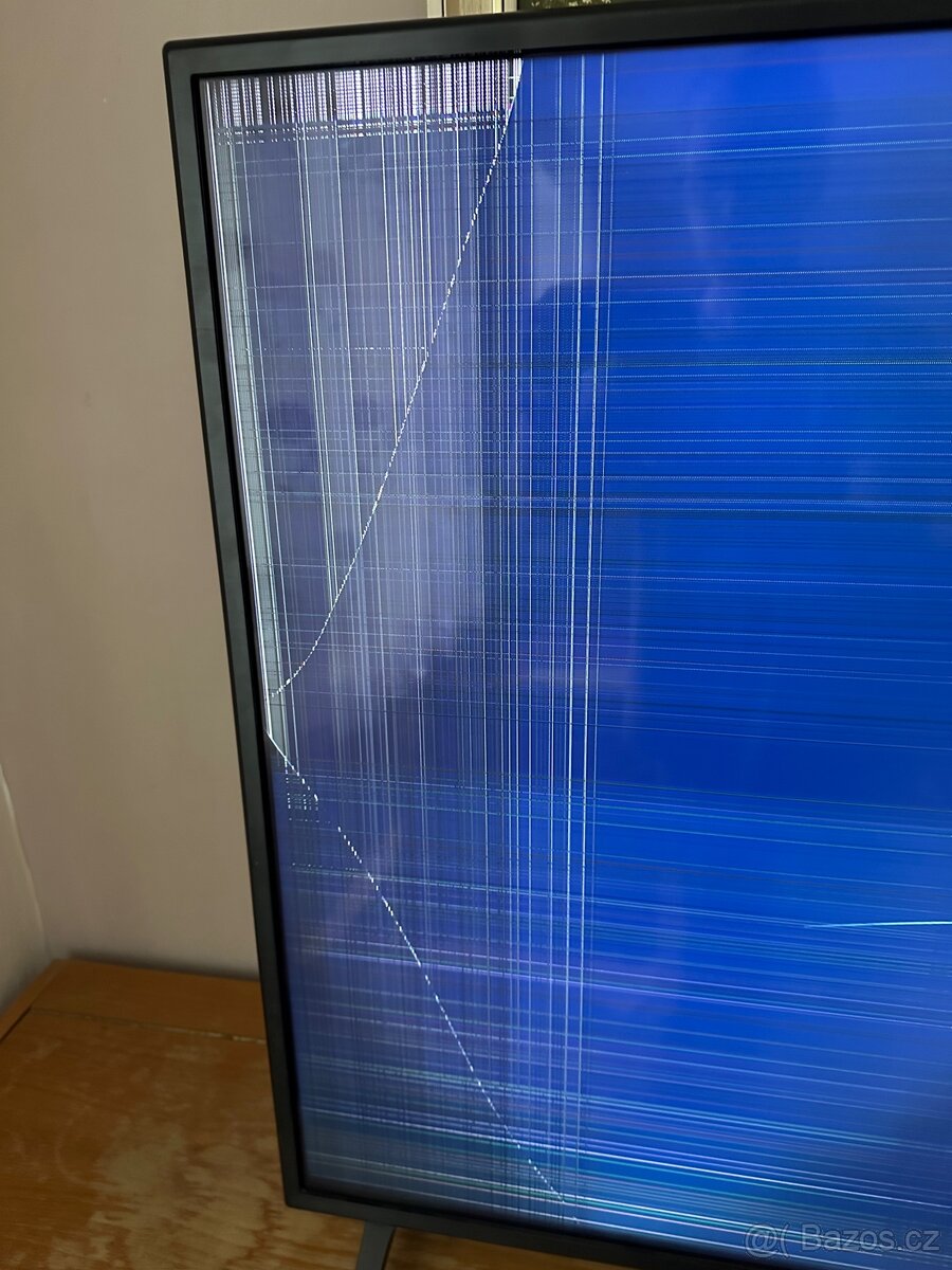 Smart tv LG 55UM7100 - vadny display - 2