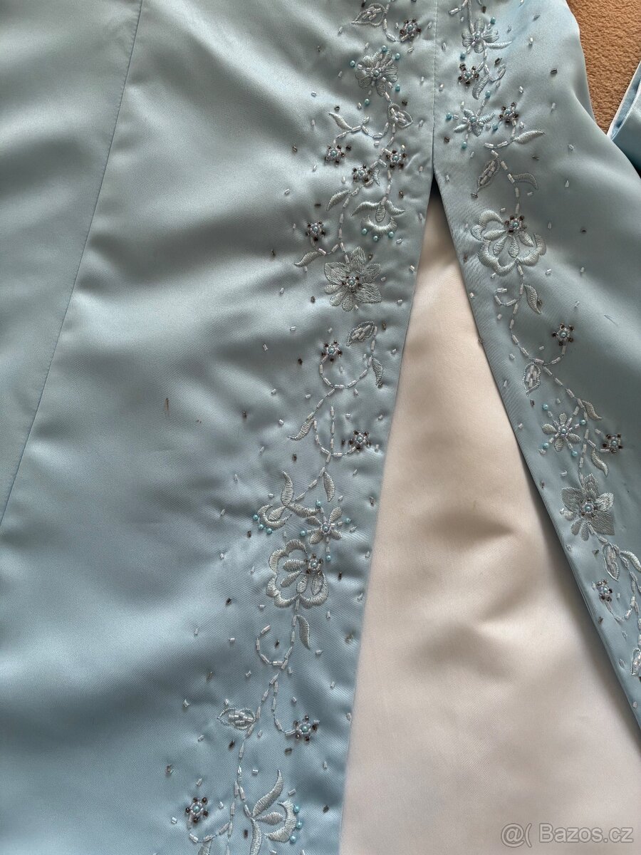 Krásné světle modré saty - 2