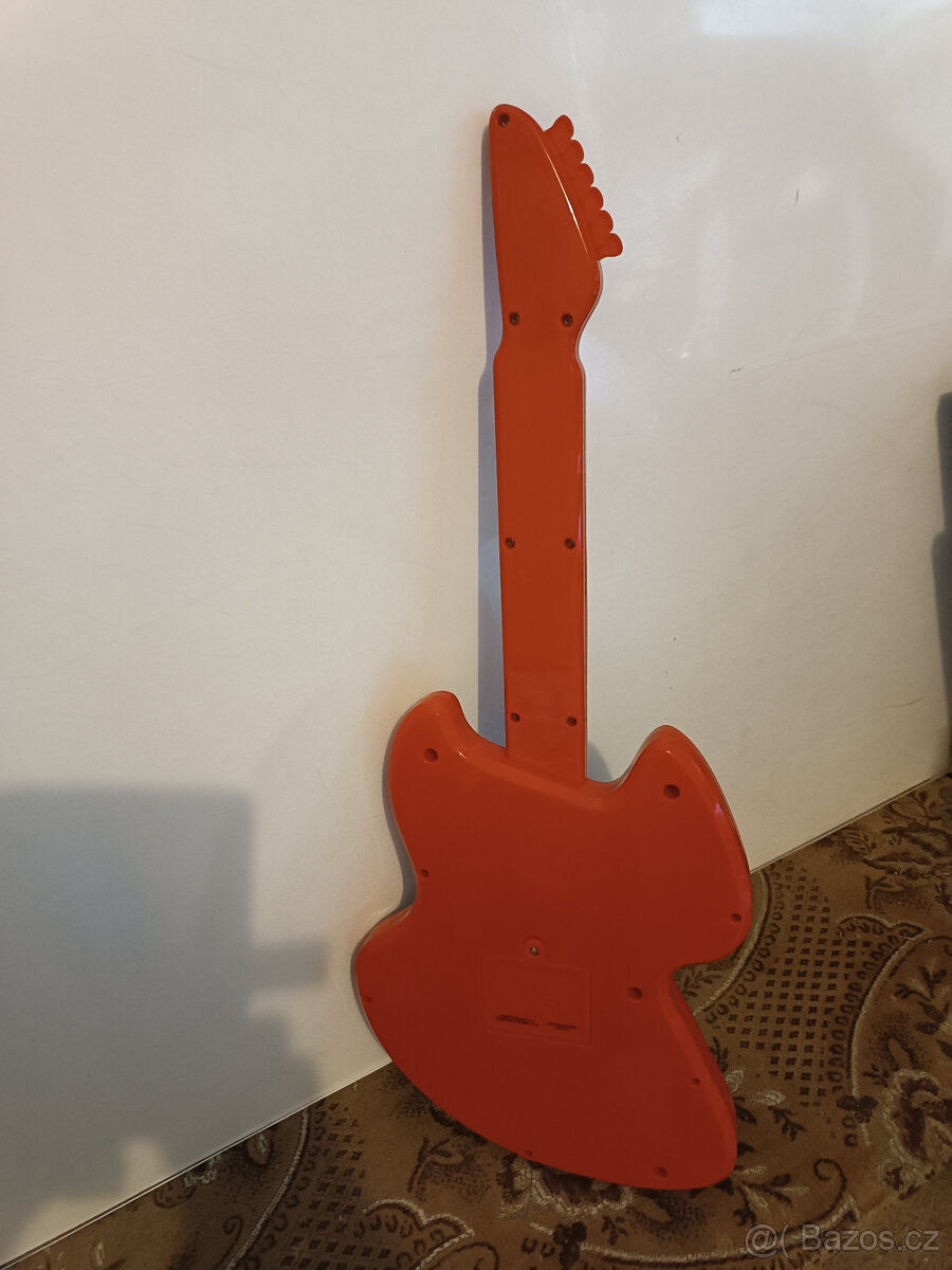 Kytara a bubínek, - 2