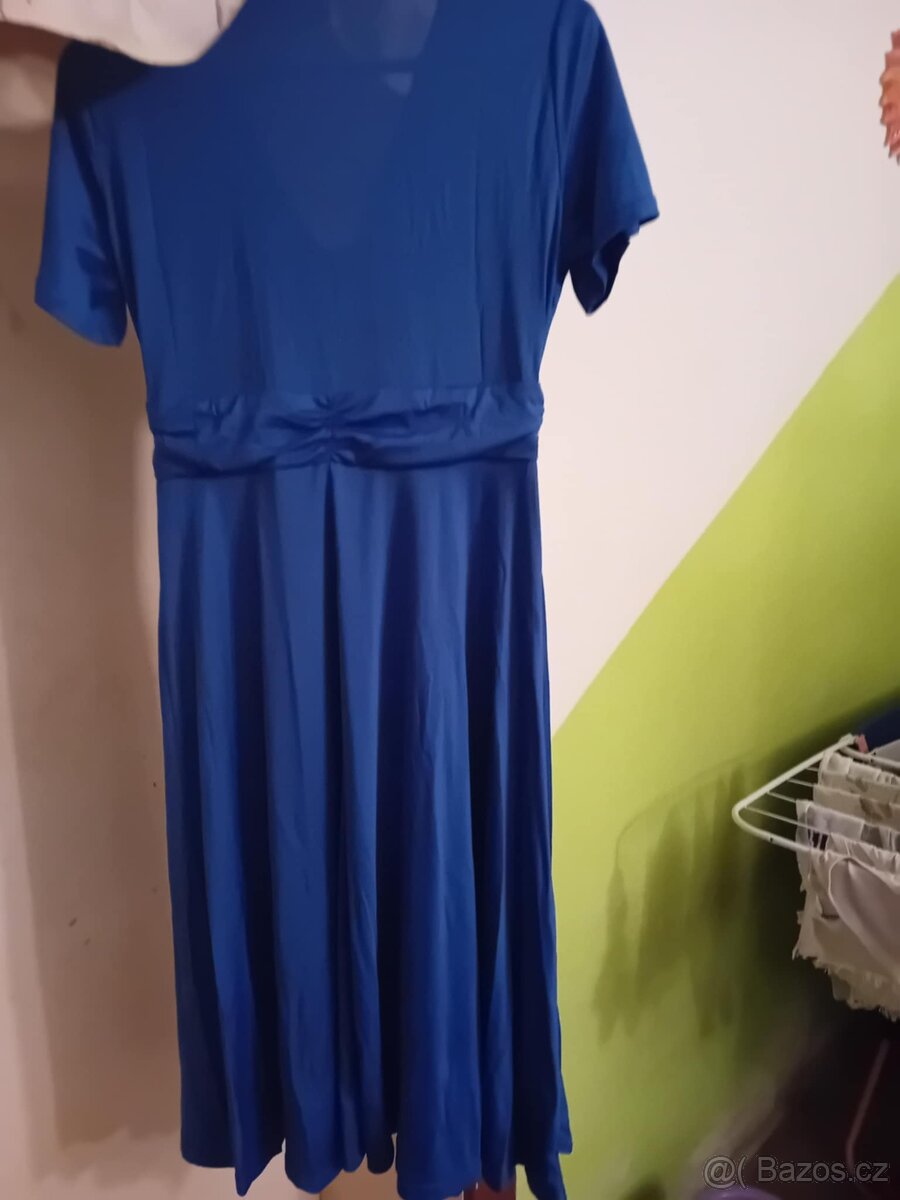 Elegantní dámské šaty - 2