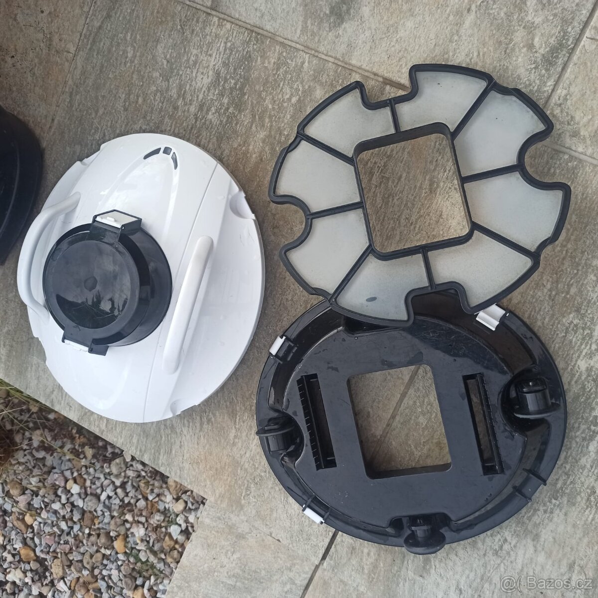 Robot, vysavač - 2