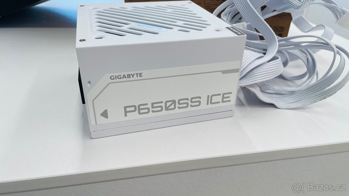 Počítačový zdroj GIGABYTE P650S - 2
