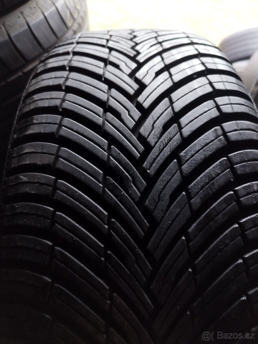 2 CELOROČNÍ Pirelli 225/55 R18 - 6mm, 2025 - 2