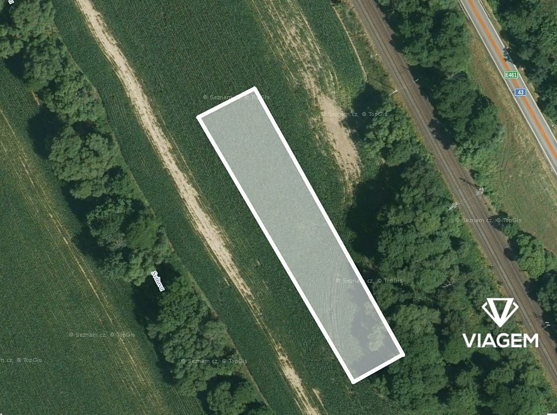 Pole 2 044 m² - 2