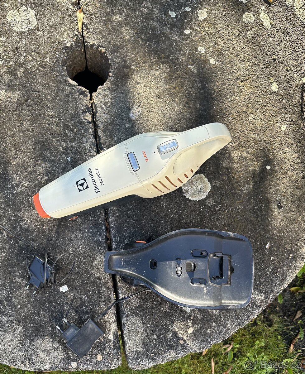 Electrolux ruční vysavač - 2