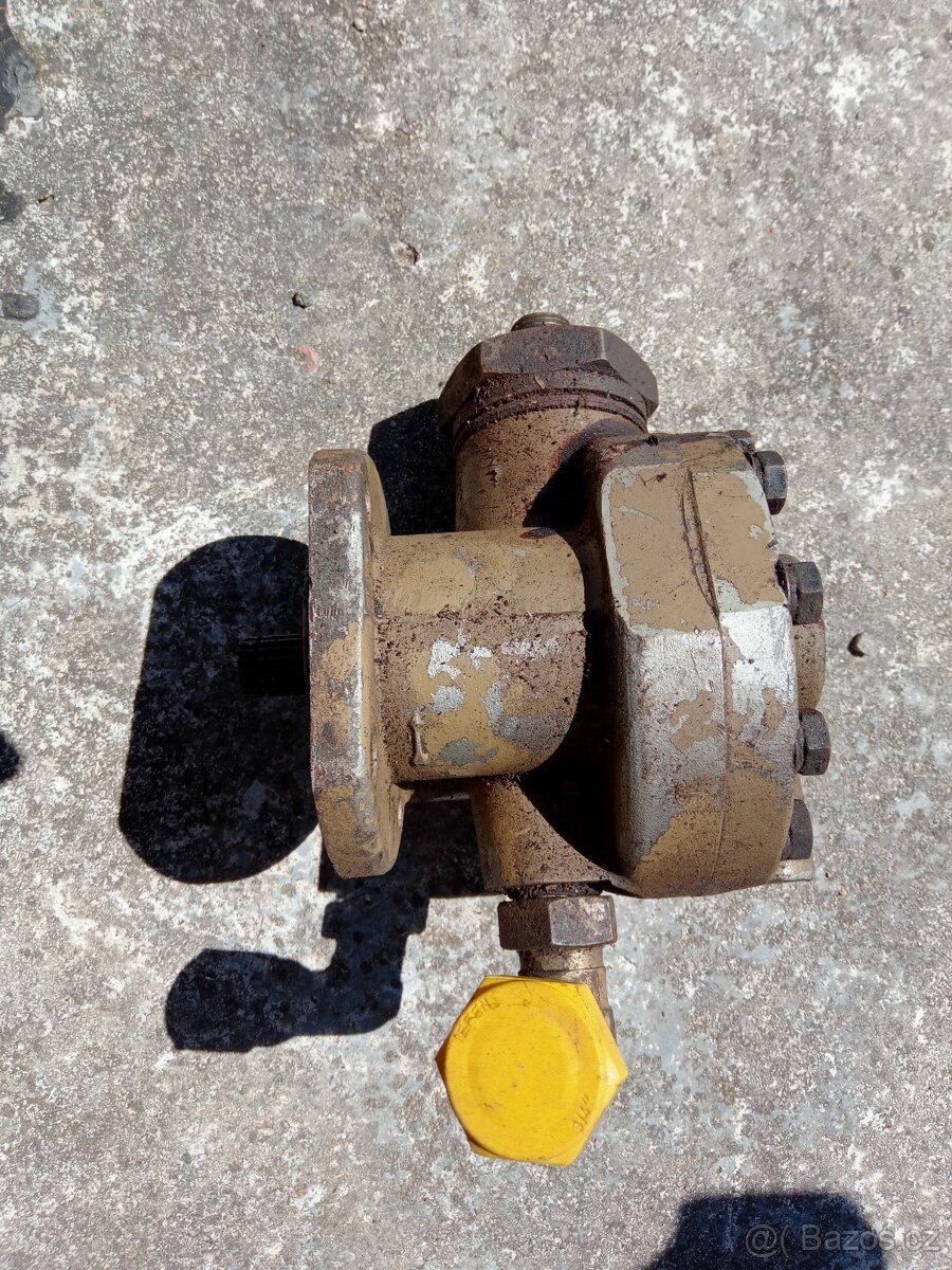 Prodám olejové čerpadlo - 2