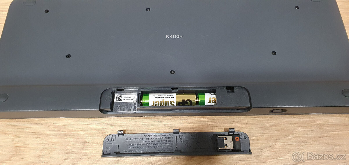 Prodám bezdrátovou klávesnici s touchpadem Logitech Wireless - 2