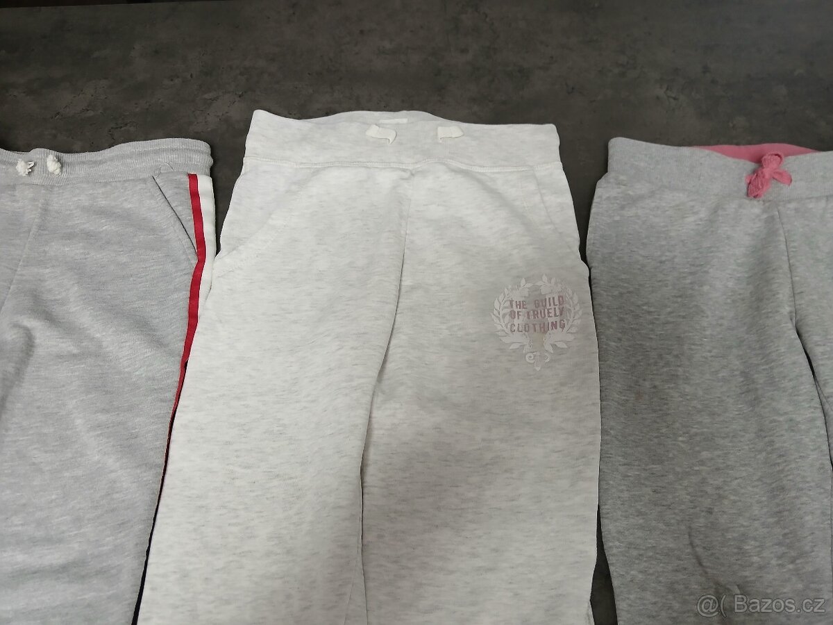 Dívčí tepláky 128/134 - 2