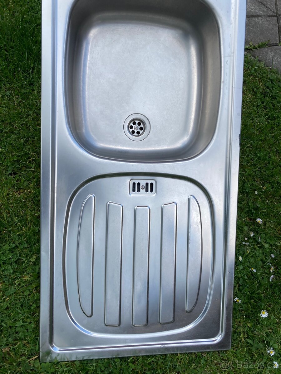 PRODÁM NEREZOVÝ DŘEZ - 2