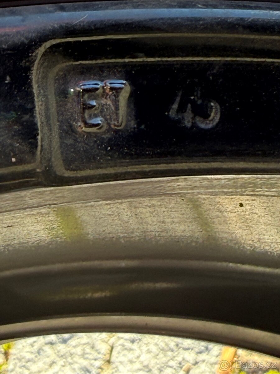 5x108 R17 ET 45 + Nové Gumy - 2