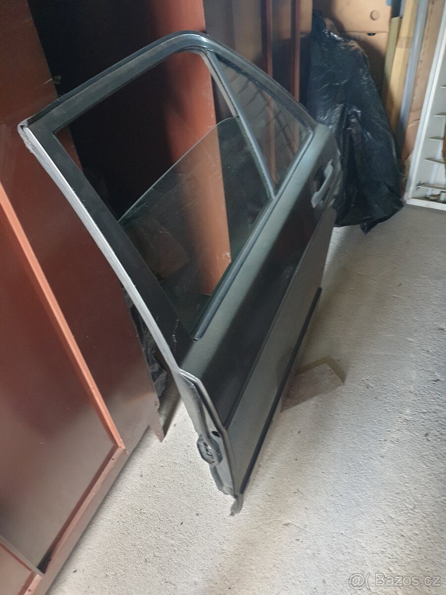 Mercedes w201 lz dveře s okny,zadní vyhřívané okno 1800kč - 2