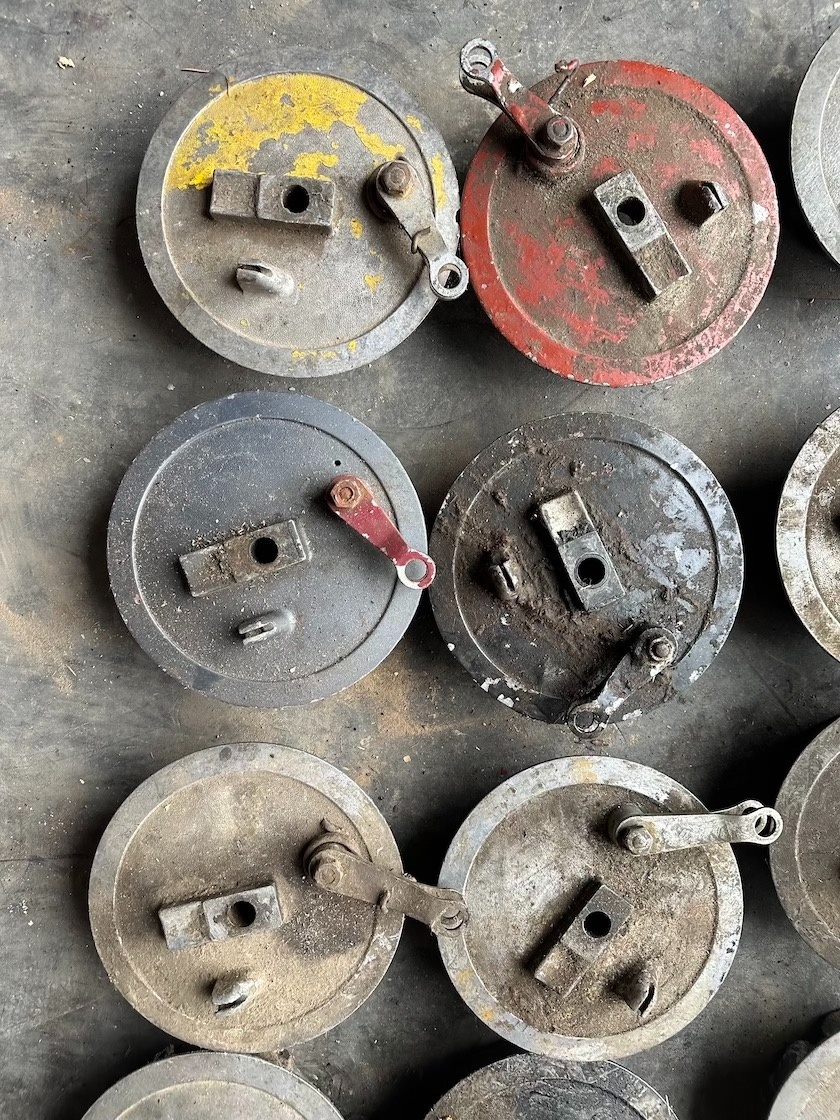 Predám brzdový štít JAWA ČZ 125 175 250 - 2