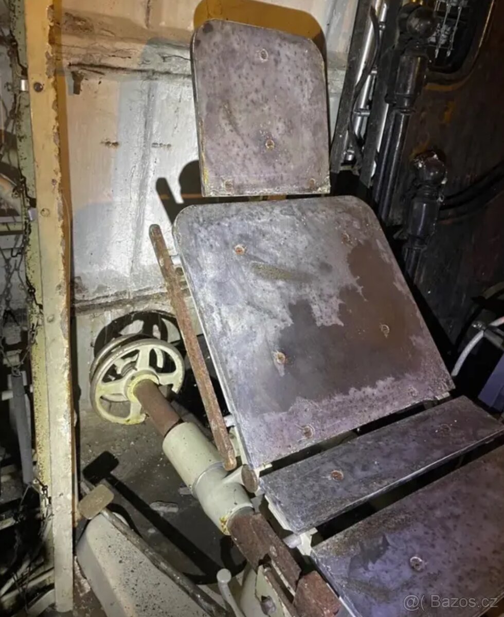 Starožitný operační stůl (1960) - 2