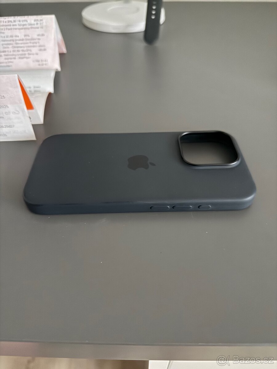 iPhone 16 Pro Silicone Case s MagSafe - černý - 2