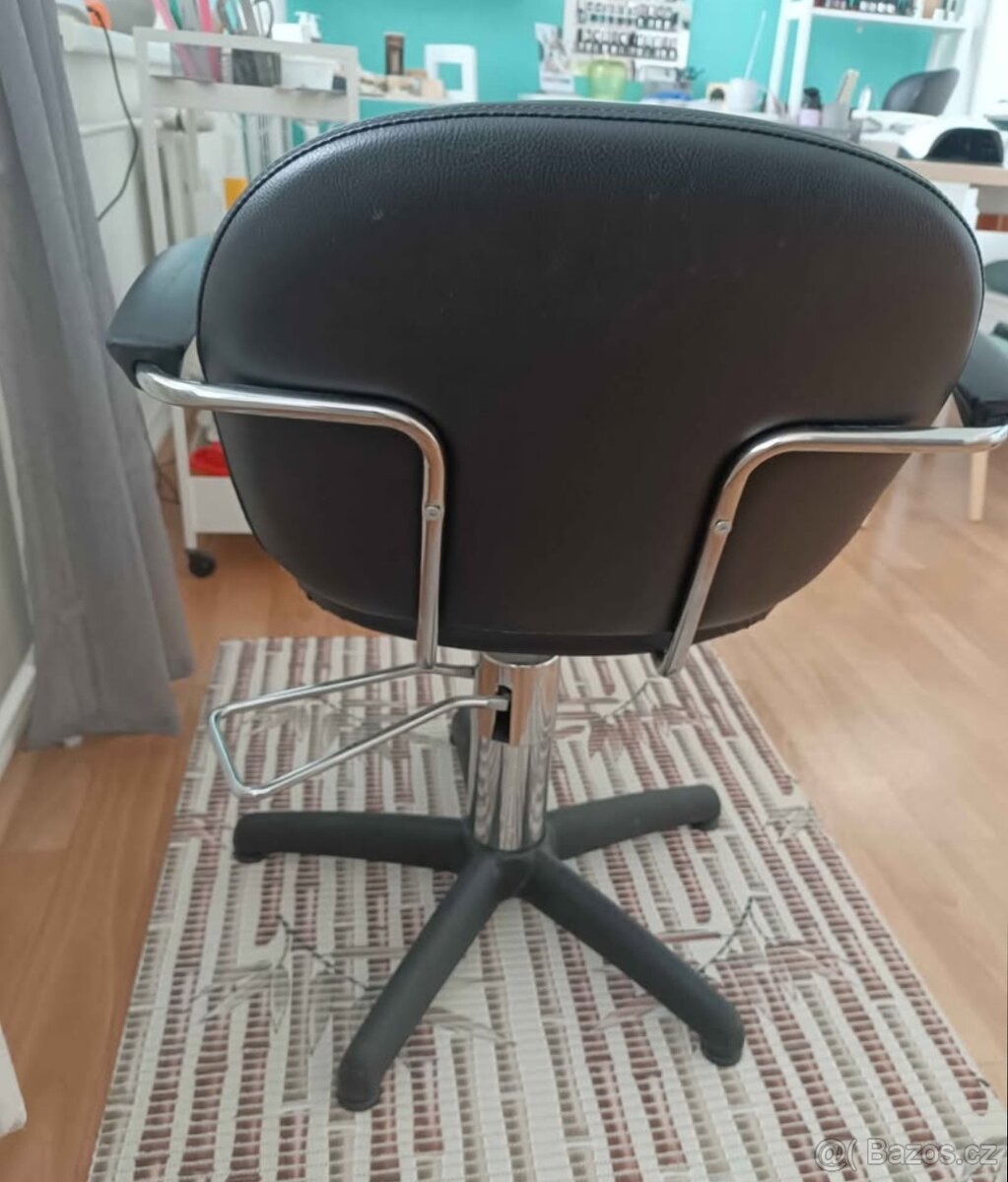 Kadeřnické křeslo - 2