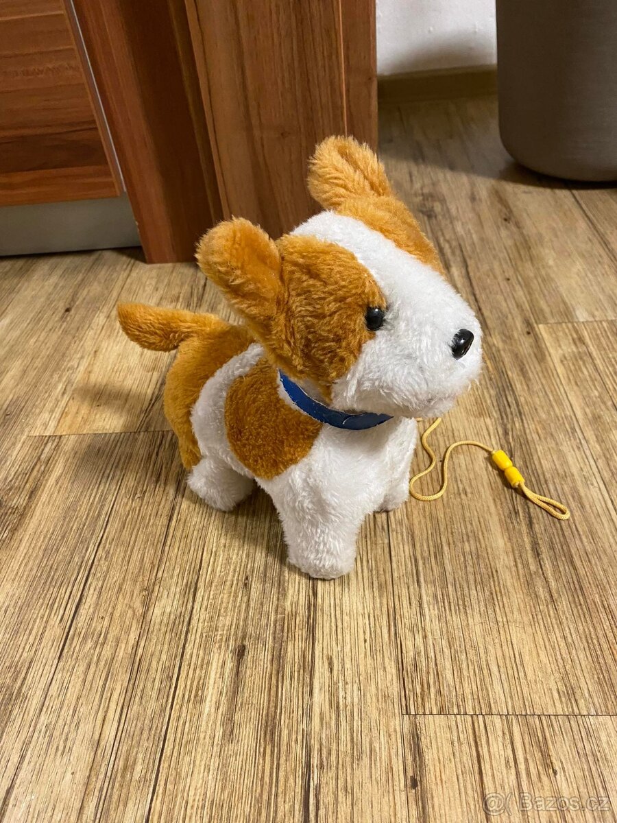 chodící štěkající pejsek pes - 2